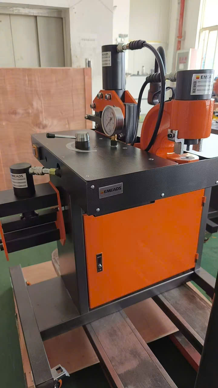 Máy gia công thanh cái VHB-200